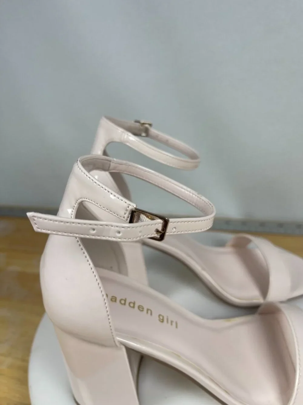 Madden Girl Porcelain Patent Ankle Strap Heels Block Heel Size 7